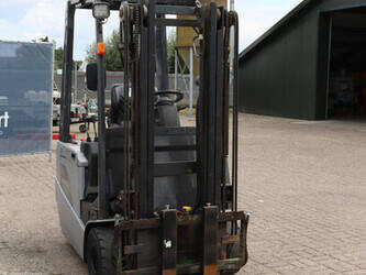 2011-nissan-1n1l18q-1480561-48877570