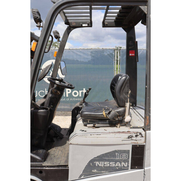 2011 NISSAN 1N1L18Q-48877581
