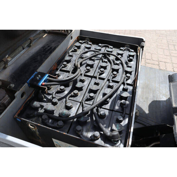 2011 NISSAN 1N1L18Q-48877599
