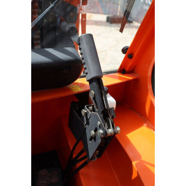2012 Mast Explorer H30DSI 2WD-48877951