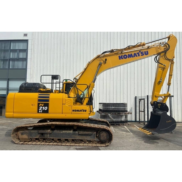 2021 Komatsu PC210LC-11-48880856