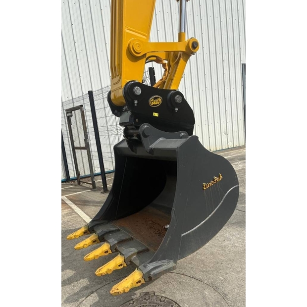 2021 Komatsu PC210LC-11-48880860