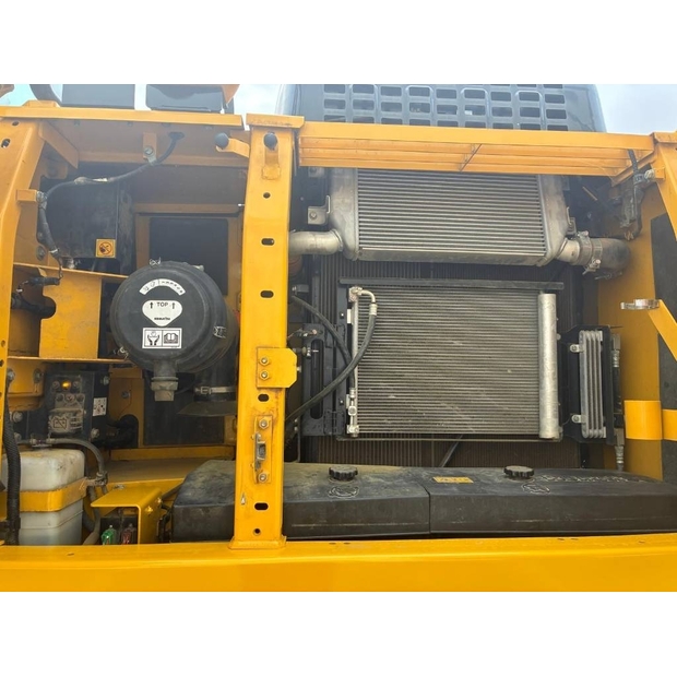 2021 Komatsu PC210LC-11-48880863