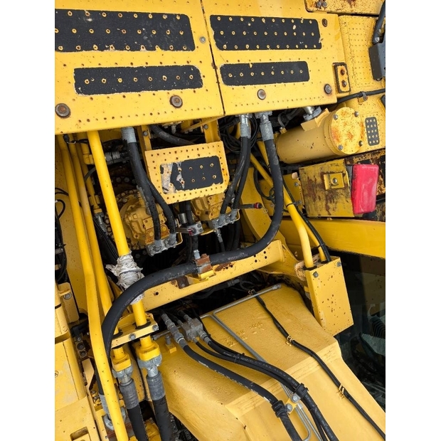 2019 Komatsu PC700LC-11-48880889