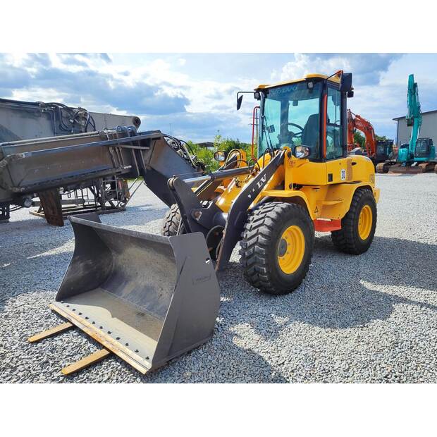 2024 Volvo L30H-48881185