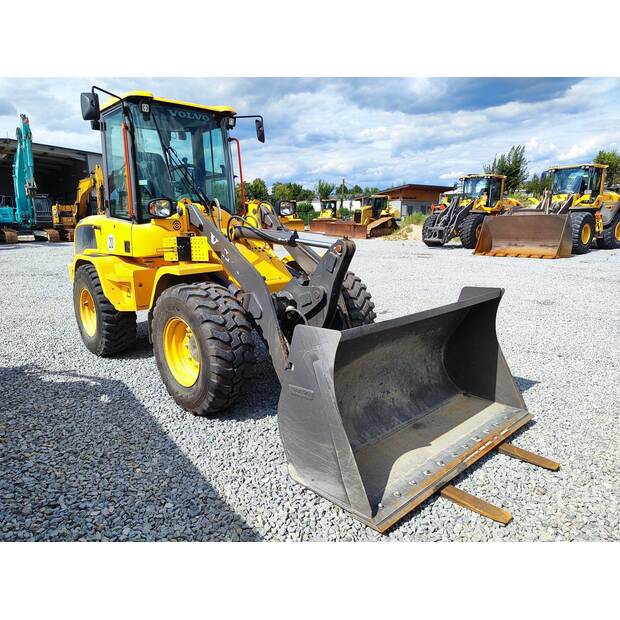 2024 Volvo L30H-48881186