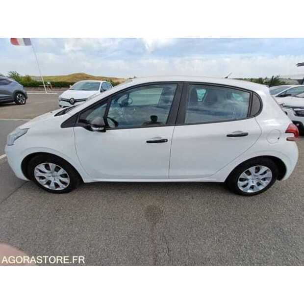 2017 Peugeot 208-48885632