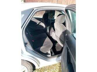 2006-ford-focus-1480755-48885646