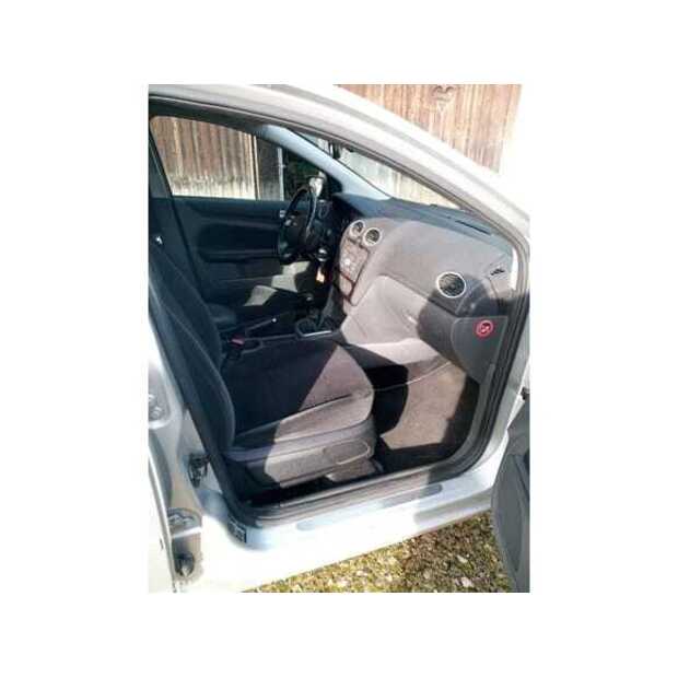 2006 Ford Focus-48885647