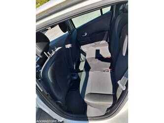 2012-renault-clio-1480757-48885671