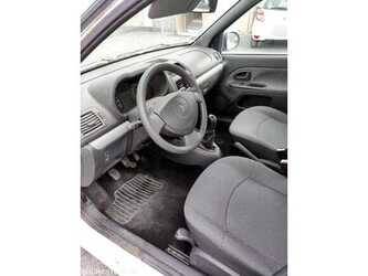 2009-renault-clio-1480759-48885685