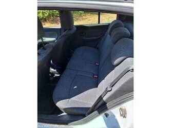 2009-renault-clio-1480762-48885709