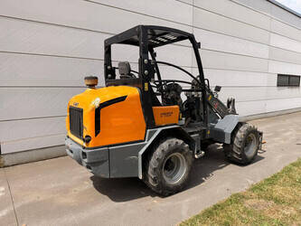 2019-giant-v5003-48886766