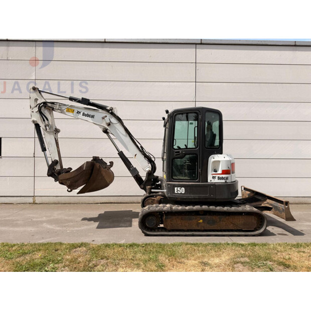 2018 بوبكات E50-48886838