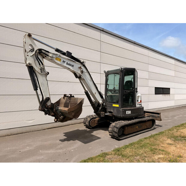 2018 بوبكات E50-48886839