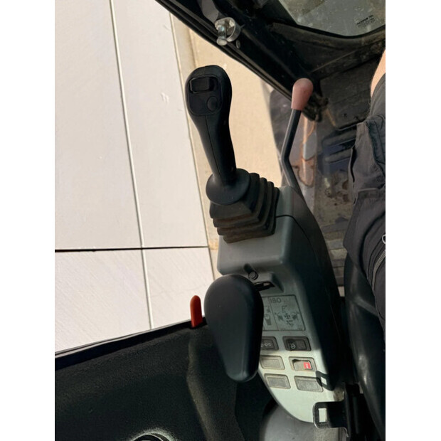 2018 بوبكات E50-48886850