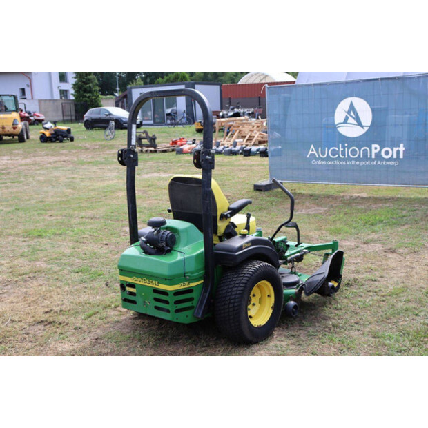 JOHN DEERE ZTRAK 717E-48888071
