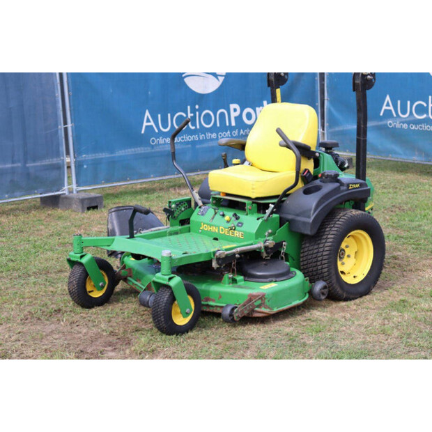 JOHN DEERE ZTRAK 717E-48888075