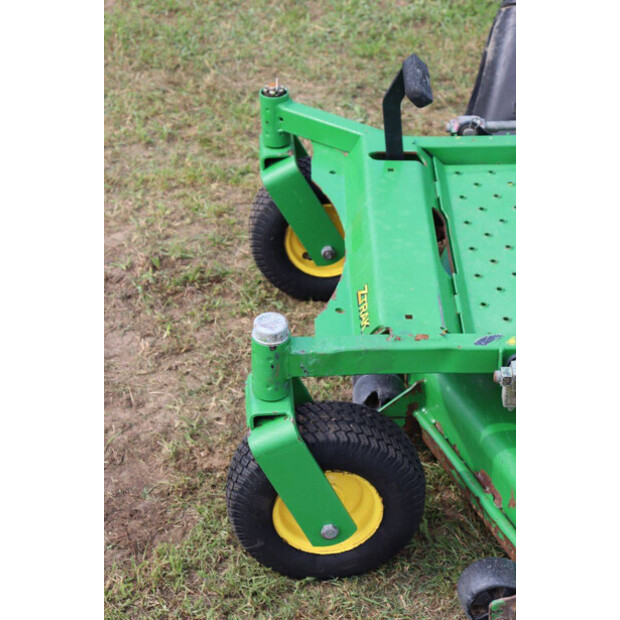 JOHN DEERE ZTRAK 717E-48888077