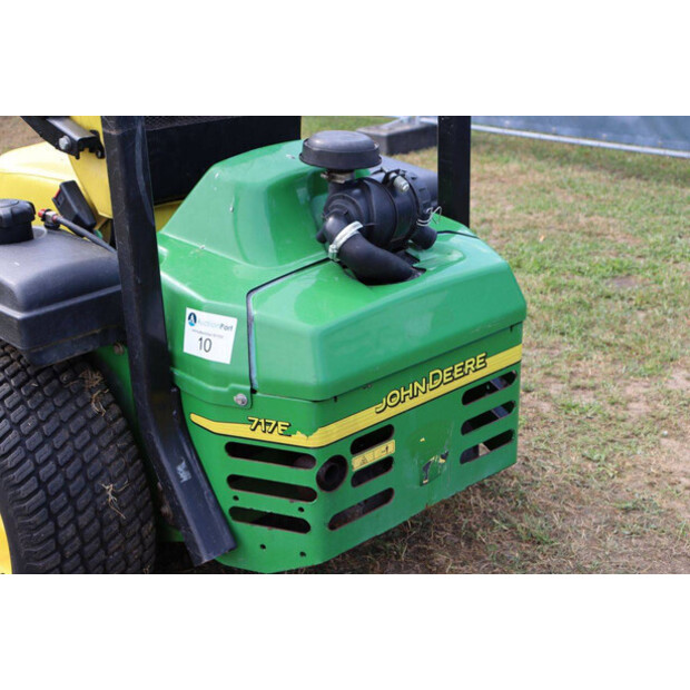 JOHN DEERE ZTRAK 717E-48888080