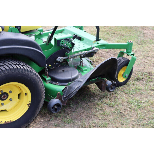 JOHN DEERE ZTRAK 717E-48888084