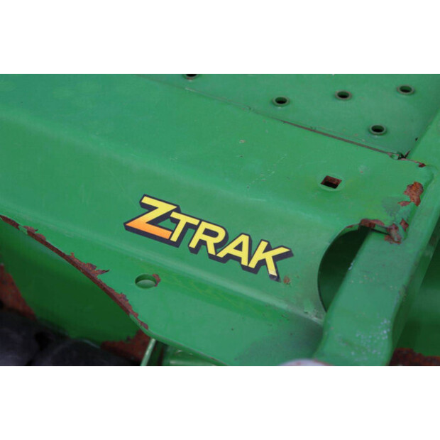 JOHN DEERE ZTRAK 717E-48888093