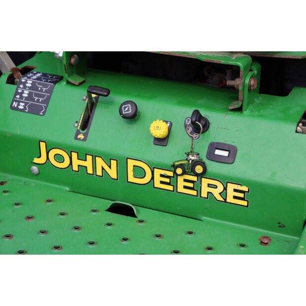 JOHN DEERE ZTRAK 717E-48888094