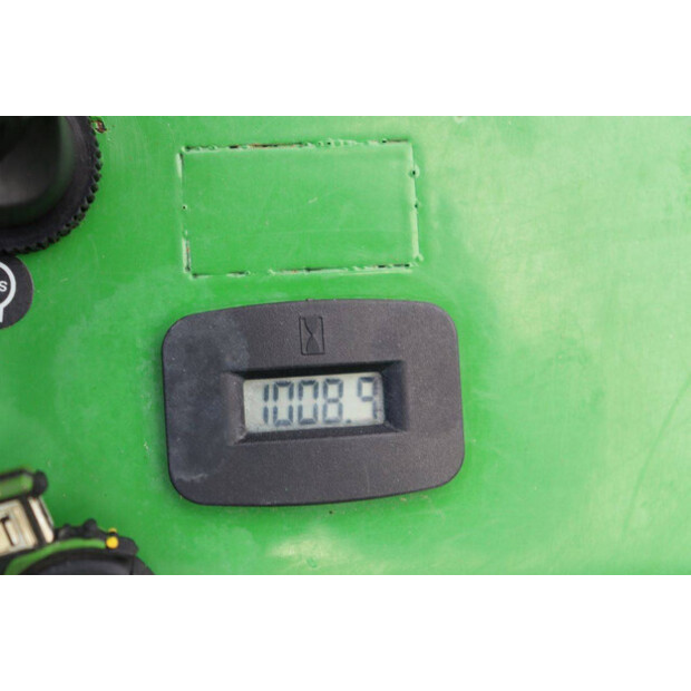 JOHN DEERE ZTRAK 717E-48888097