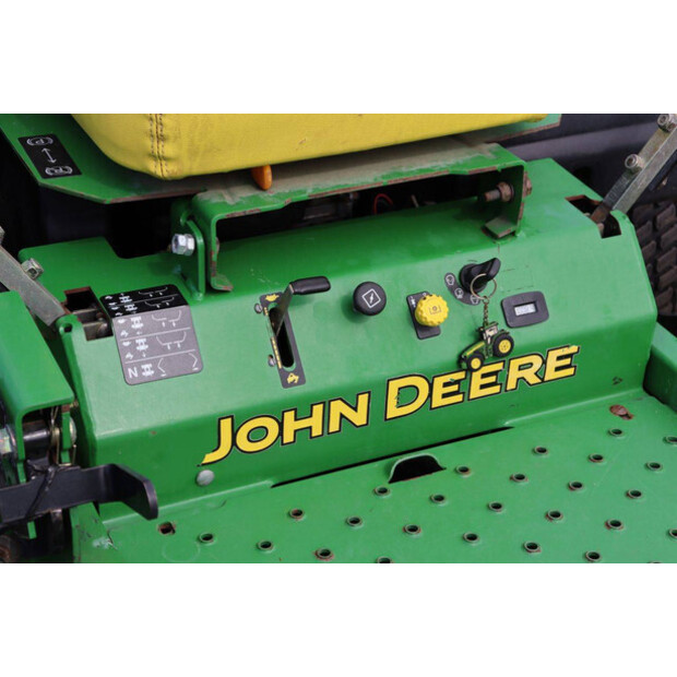 JOHN DEERE ZTRAK 717E-48888098