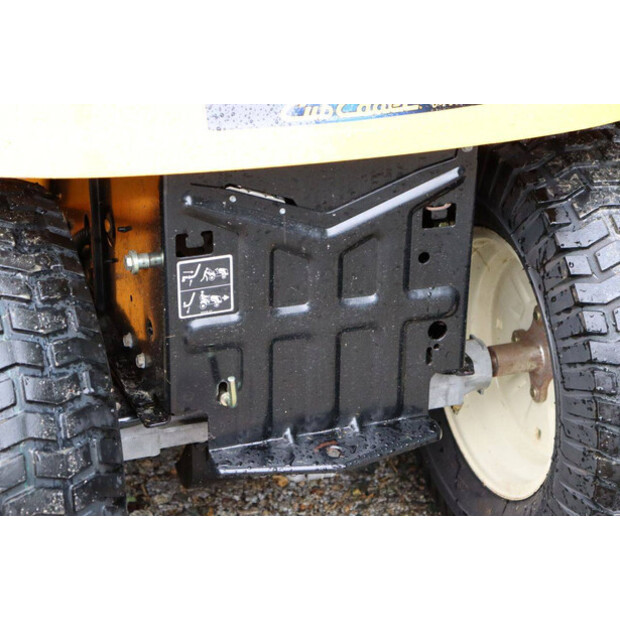 2010 Cub Cadet GT-1224 Hydrostatic-48889136