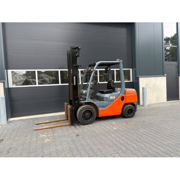 2011 Toyota D-52-8fd30-48889156