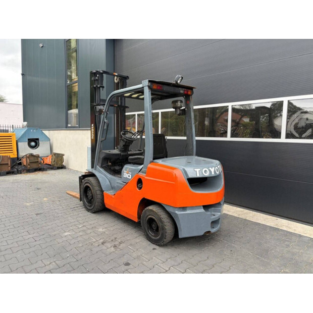 2011 Toyota D-52-8fd30-48889158