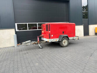 Image de COMPRESSEURS MÉCANIQUES 2014 Doosan 7125-10110