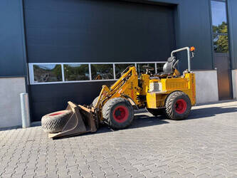 Image for WHEEL LOADERS 2010 Knikmops 250