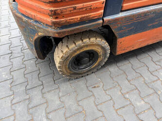 1990-toyota-42-5fgf-25-1480991-48889743