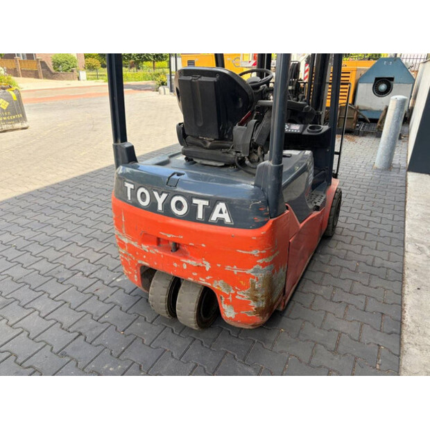 2017 تويوتا 8FBE20T-48889912