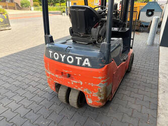 2017-toyota-8fbe20t-1480998-48889912