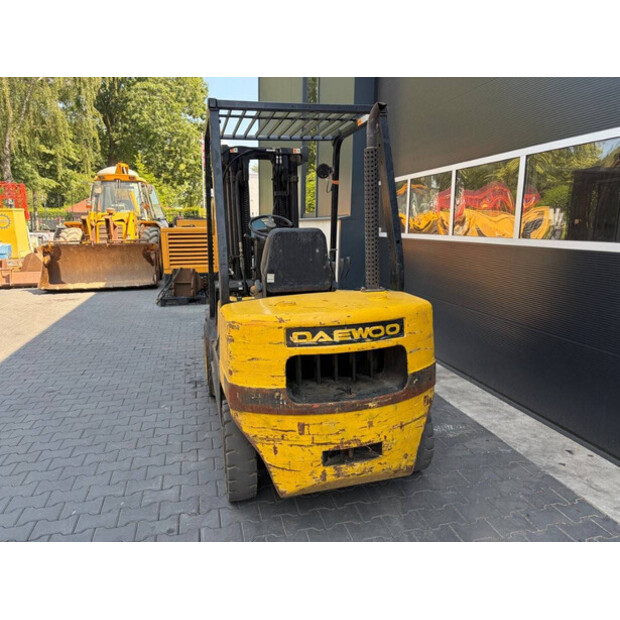 2000 Daewoo D30S-3-48890026