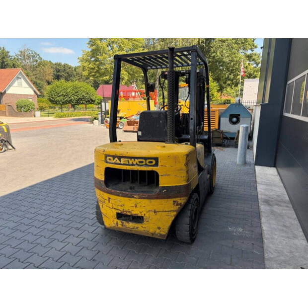 2000 Daewoo D30S-3-48890027