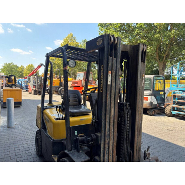 2000 Daewoo D30S-3-48890030