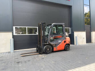 Image for LIFTS 2011 Toyota 02-8GF25