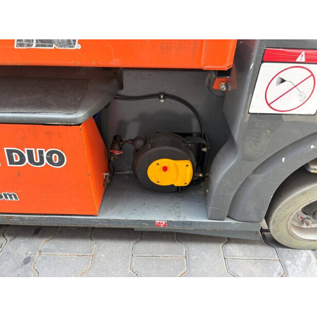 2015 جيه ال جي TOUCAN DUO-48890534