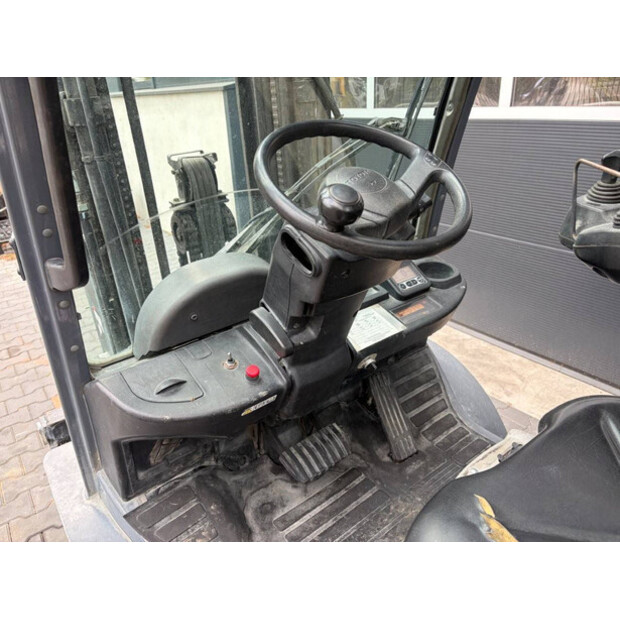 2017 Toyota 06-8FD25F-48890729