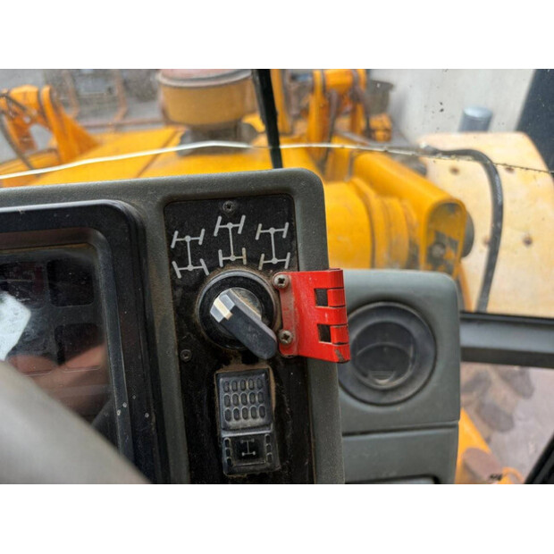 1994 جيه سي بي 4CX-48890868