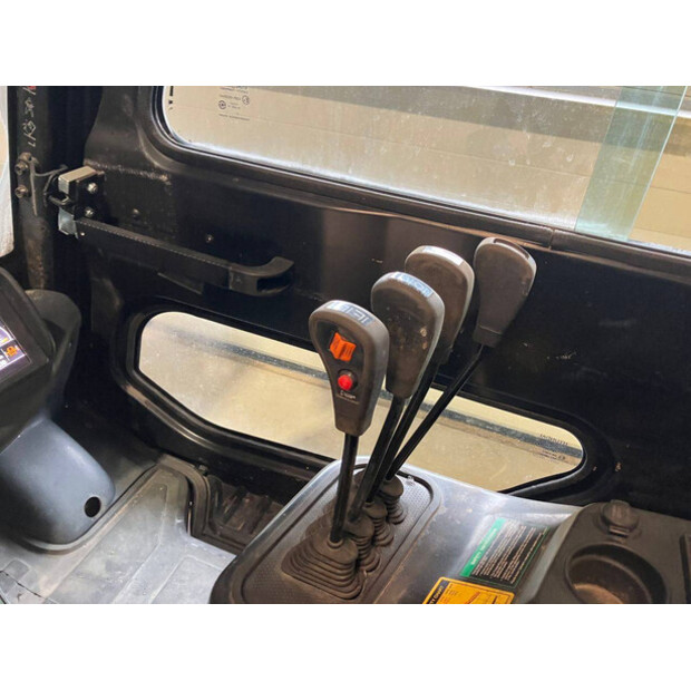 2017 Hyundai 30D-9E-48891015