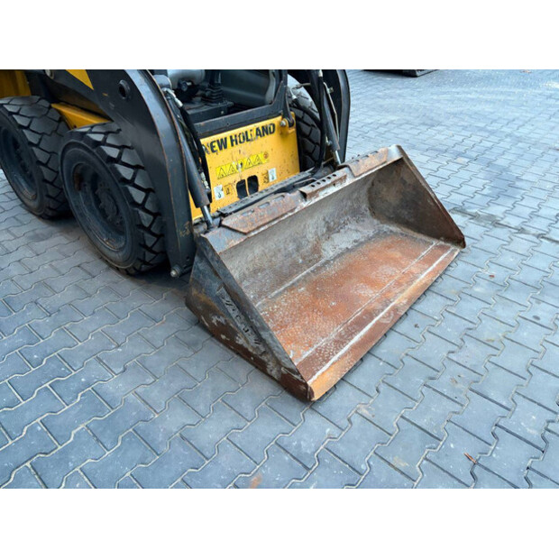 2018 New Holland L213-48891119