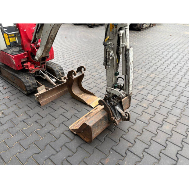 2015 TAKEUCHI TB210R-48891217