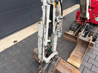 2015-takeuchi-tb210r-1481056-48891220