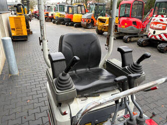 2015-takeuchi-tb210r-1481056-48891222