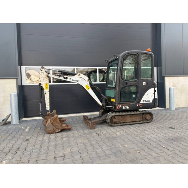 2014 بوبكات E16-48891403